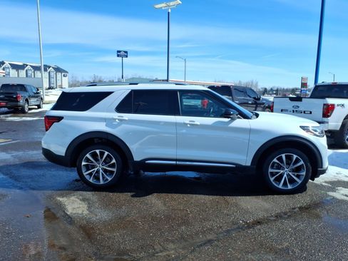 Used 2025 Ford Explorer Platinum w/ Ultimate Package image 7