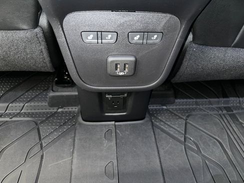 Certified 2023 Chevrolet Equinox Premier image 24