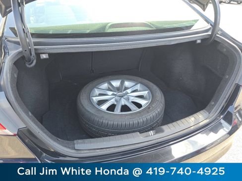Used 2018 Hyundai Elantra SEL FWD image 18