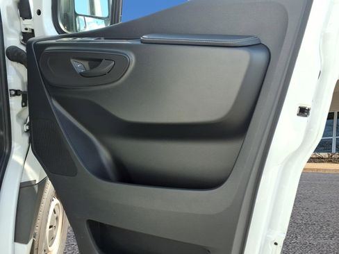 Used 2024 Mercedes-Benz Sprinter 2500 image 14
