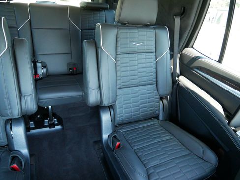 Certified 2025 Cadillac Escalade Sport Platinum w/ LPO, ONYX Package AWD/4WD image 13