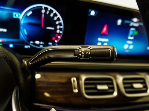 Used 2025 Mercedes-Benz GLE 450e 4MATIC image 19