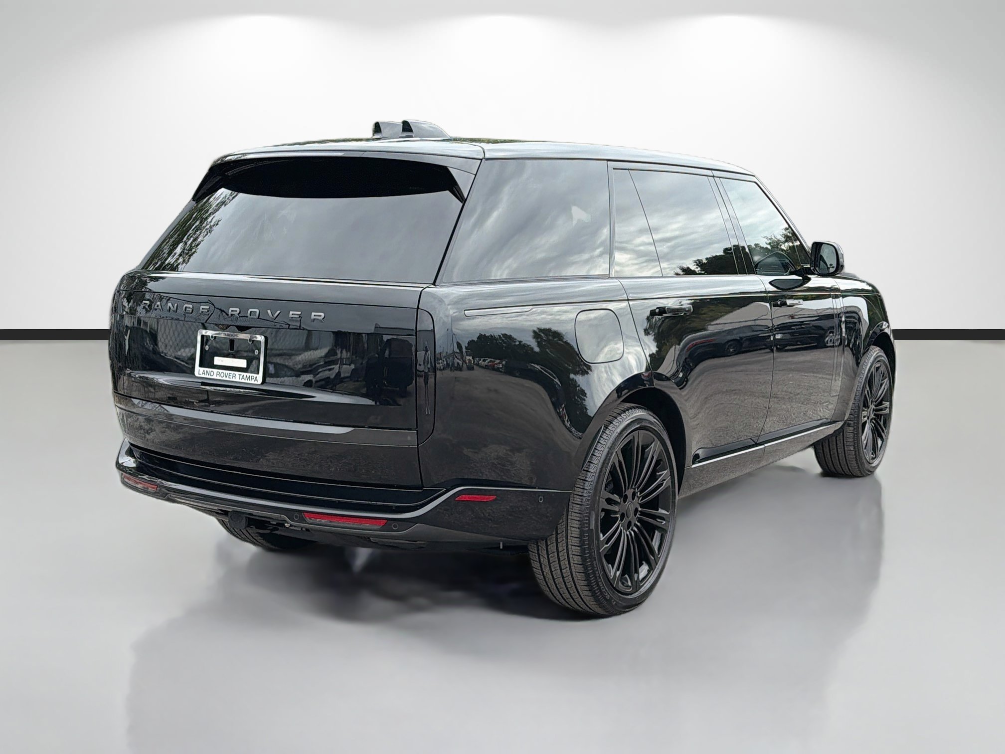 New 2026 Land Rover Range Rover Long Wheelbase SE AWD/4WD image 5