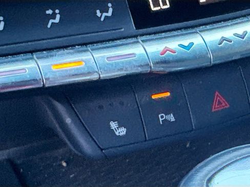 Used 2025 Cadillac CT4 Luxury image 19