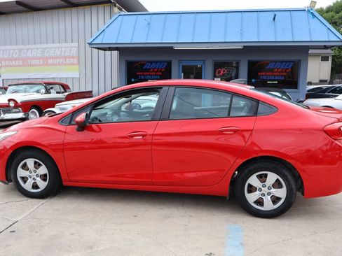 Used 2017 Chevrolet Cruze LS FWD image 4