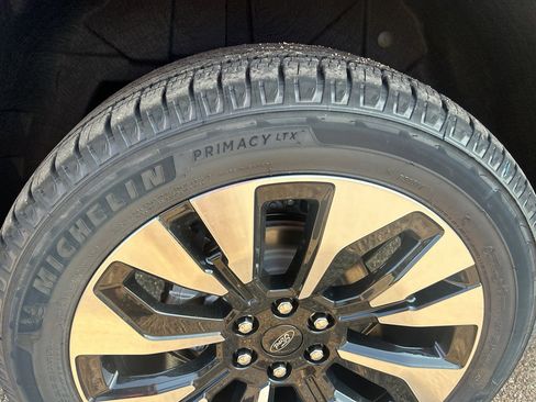 New 2025 Ford Expedition Platinum w/ Driver's Package image 11