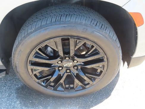 Used 2023 Chevrolet Tahoe LT w/ LT Signature Package AWD/4WD image 14