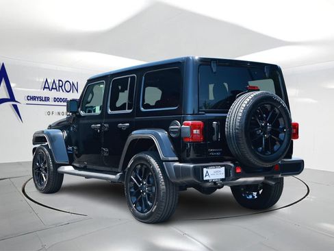 Used 2025 Jeep Wrangler Unlimited Sahara AWD/4WD image 2