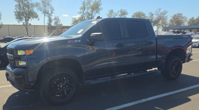 Used 2020 Chevrolet Silverado 1500 Custom Trail Boss w/ Custom Convenience Package AWD/4WD image 1