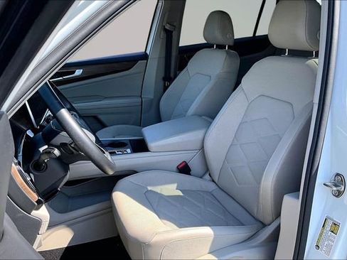 Used 2024 Volkswagen Atlas SE AWD/4WD image 20