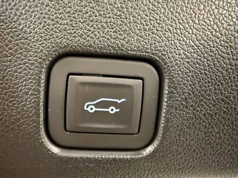 New 2026 Chevrolet Traverse High Country image 9