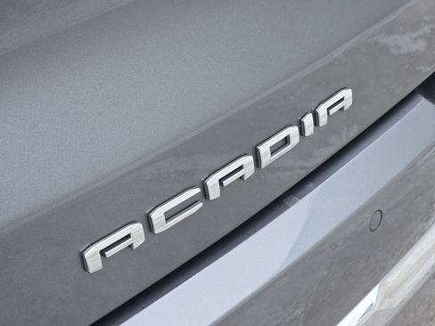 Used 2021 GMC Acadia Denali w/ Denali Technology Package image 13