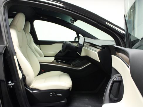 Used 2023 Tesla Model X AWD/4WD image 19