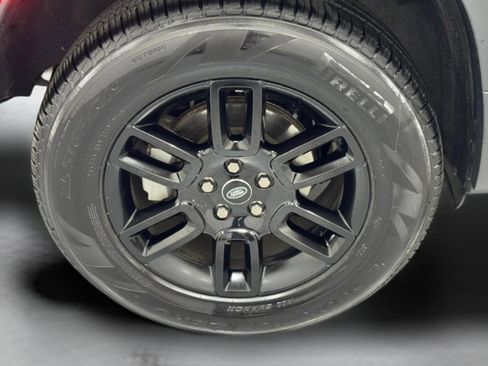 Used 2025 Land Rover Defender 110 S image 33