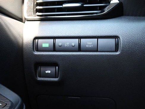 Used 2024 Nissan Sentra SV w/ SV Premium Package FWD image 19