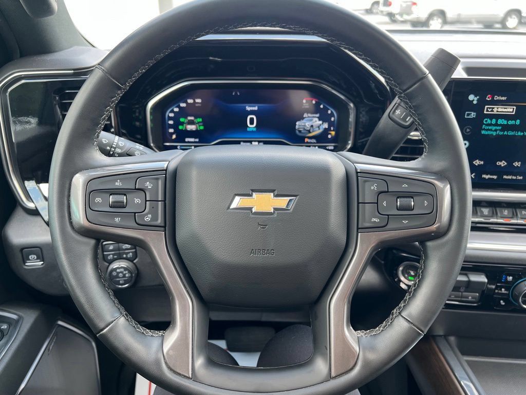 Used 2024 Chevrolet Silverado 2500 High Country w/ High Country Premium Package AWD/4WD image 15