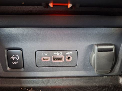 Used 2025 Nissan Sentra SV w/ All-Weather Package image 15