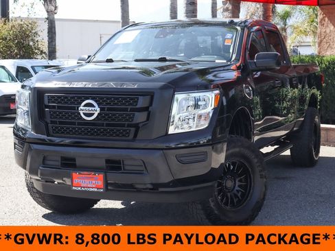 Used 2021 Nissan Titan S w/ HD Front GAWR Package AWD/4WD image 4