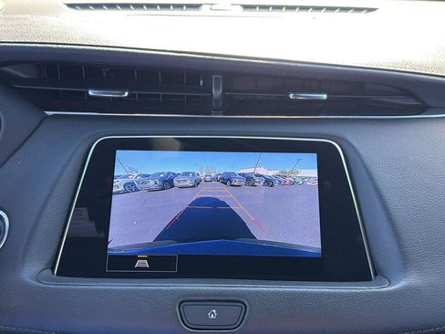 Used 2023 Cadillac XT4 Premium Luxury image 17