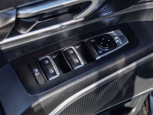 Certified 2025 Kia Telluride LX image 20