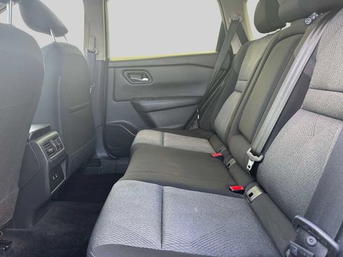 Used 2025 Nissan Rogue SV FWD image 11