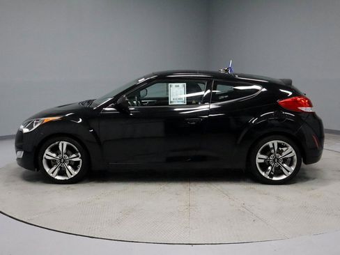 Used 2017 Hyundai Veloster Value Edition image 8