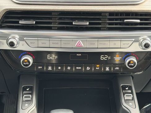 Used 2022 Kia Telluride EX image 19