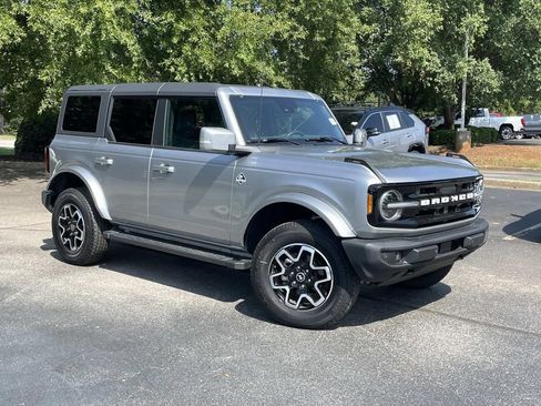Used 2022 Ford Bronco Outer Banks AWD/4WD image 1
