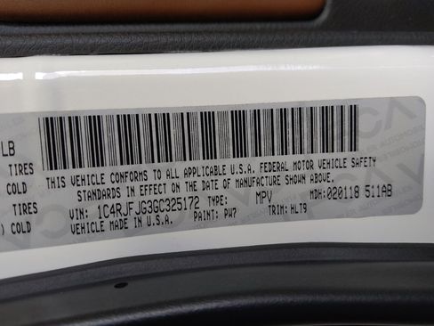 Used 2016 Jeep Grand Cherokee Summit AWD/4WD image 33