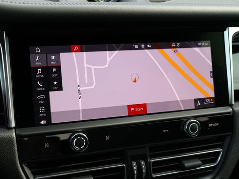 Certified 2024 Porsche Macan GTS image 20