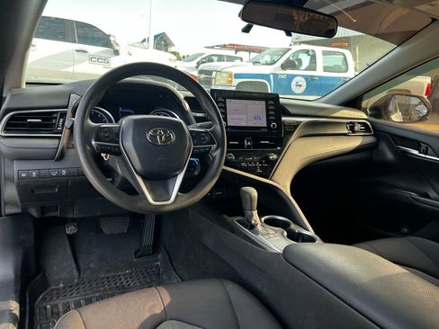 Used 2022 Toyota Camry LE image 12