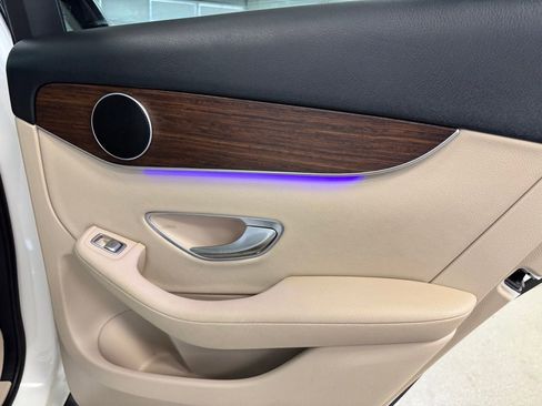 Used 2021 Mercedes-Benz GLC 300 image 28