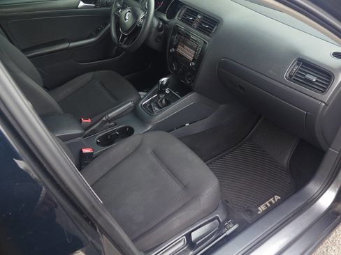 Used 2015 Volkswagen Jetta S image 16