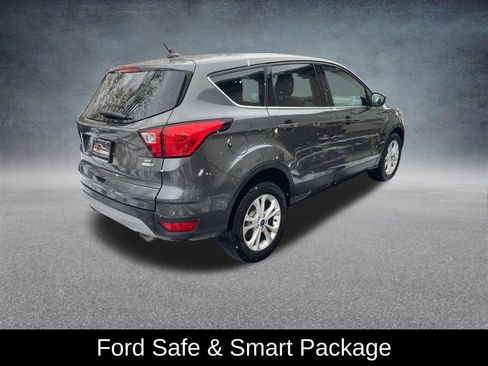 Used 2019 Ford Escape SE image 6