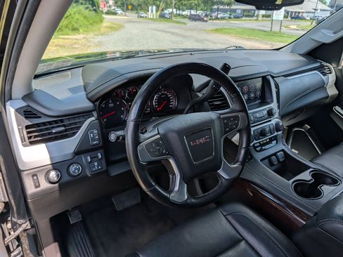 Used 2016 GMC Yukon SLT w/ Premium Edition AWD/4WD image 22