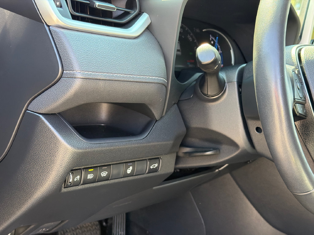 Used 2023 Toyota RAV4 XLE Premium AWD/4WD image 19