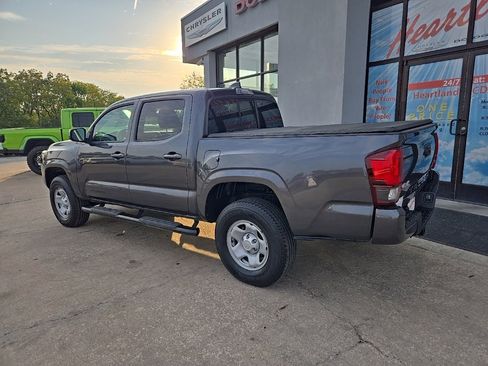 Used 2022 Toyota Tacoma SR image 6
