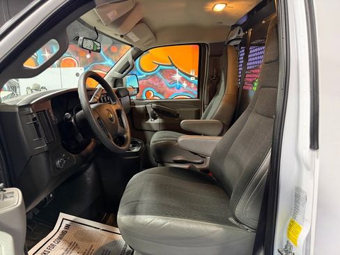 Used 2024 Chevrolet Express 2500 w/ Driver Convenience Package image 13