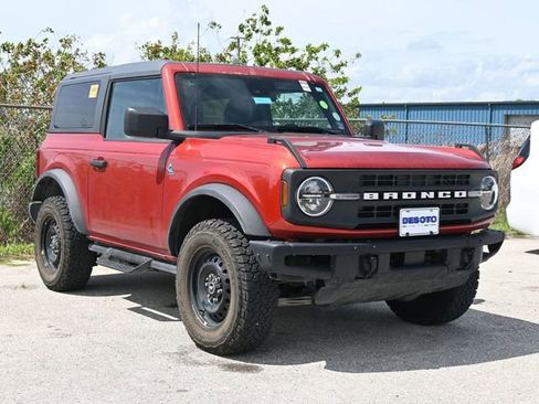Used 2023 Ford Bronco Black Diamond image 2