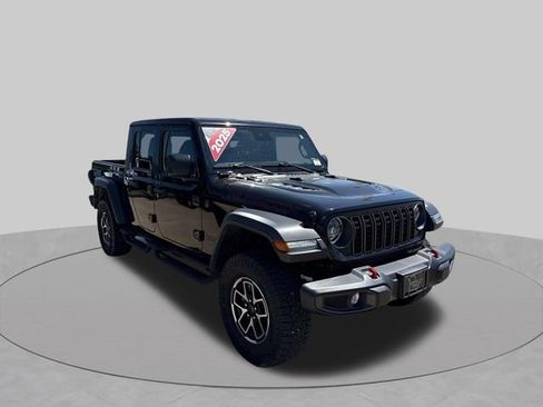 Used 2025 Jeep Gladiator Rubicon w/ Convenience Group AWD/4WD image 10