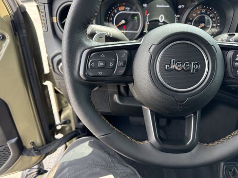 Used 2025 Jeep Wrangler Unlimited Rubicon 392 AWD/4WD image 19