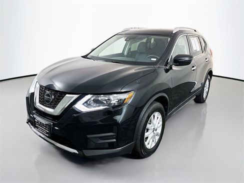 Used 2019 Nissan Rogue SV image 3