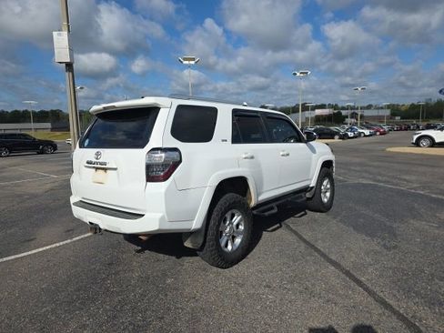 Used 2017 Toyota 4Runner SR5 image 3