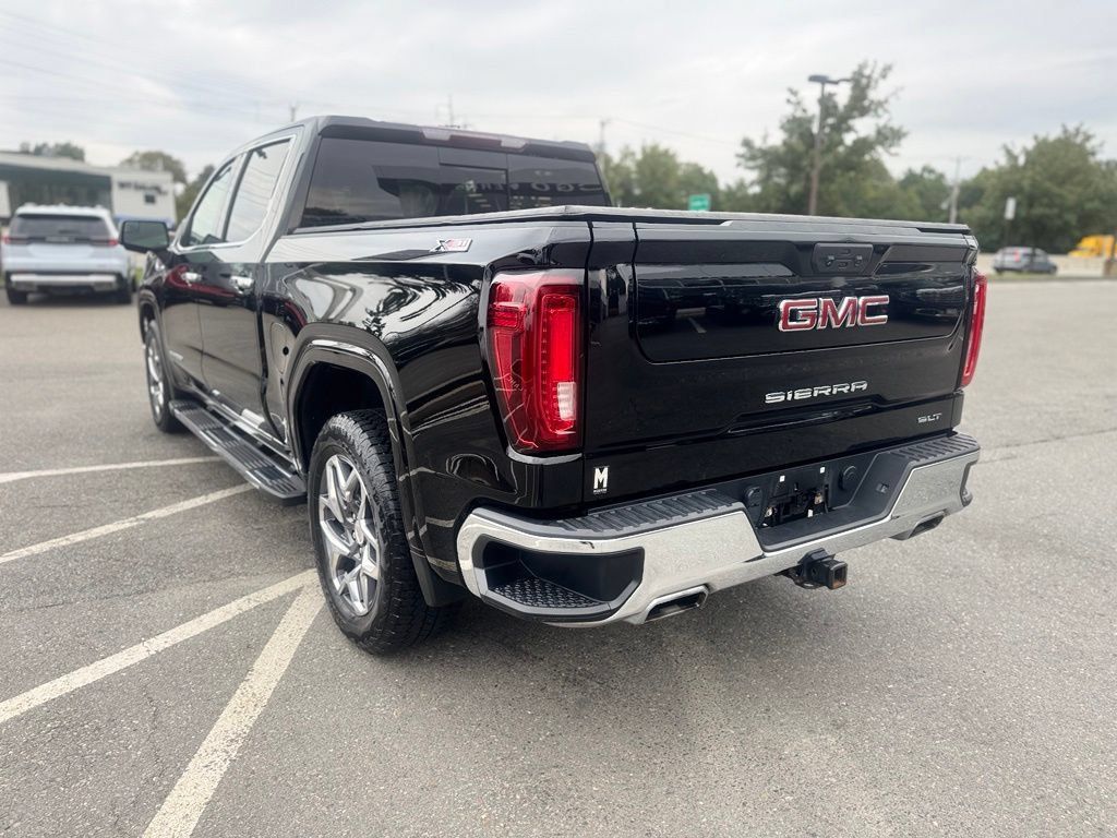 Used 2023 GMC Sierra 1500 SLT w/ SLT Premium Package AWD/4WD image 4