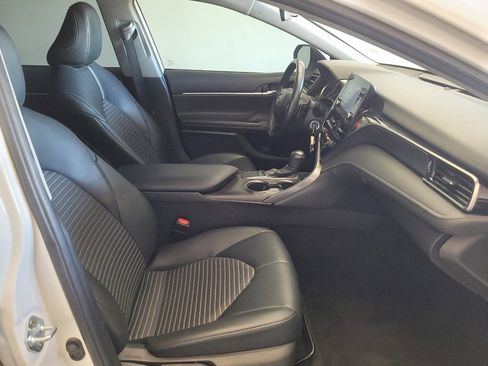 Used 2022 Toyota Camry SE image 21