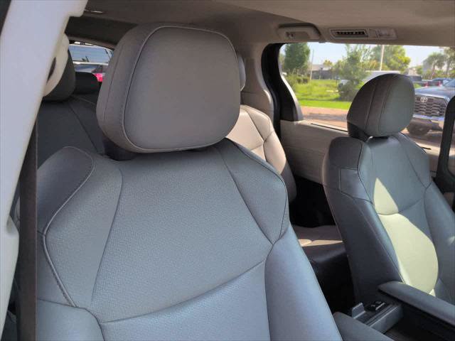 Certified 2021 Toyota Sienna XLE FWD image 7