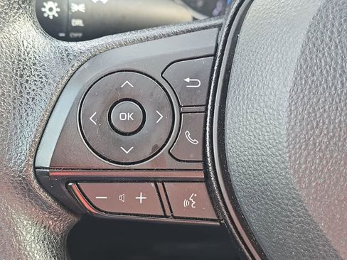 Used 2021 Toyota RAV4 LE AWD/4WD image 19