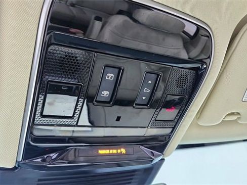 Used 2024 Land Rover Range Rover Long Wheelbase SE image 60