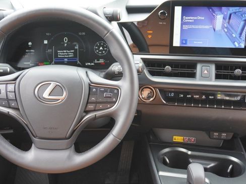 Certified 2025 Lexus UX 300h FWD w/ Accessory Package (Z1) image 27