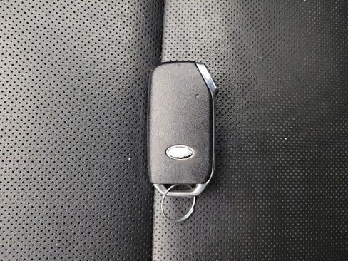 Used 2020 Kia Telluride S image 32